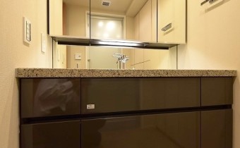 ※室内写真は同マンション内・別タイプの参考画像となります。