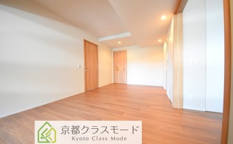 ※室内写真は同マンション内・別タイプの参考画像となります。