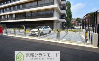 敷地内ガレージ