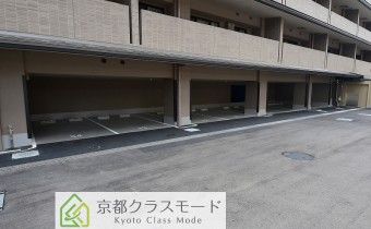 敷地内ガレージ