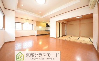 広々18帖のリビングダイニング♪「最上階・独立部屋」です。