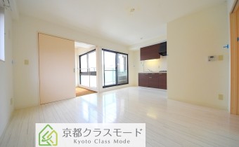 白ベースの綺麗な室内空間♪お洒落なデザイナーズマンション！