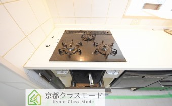 3口ガスコンロ（グリル付き）　※リフォーム時の写真です。