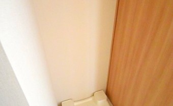 洗濯機置場　※室内写真は716号室のものです。
