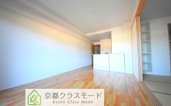 LDK 13.2　※室内写真は716号室のものです。