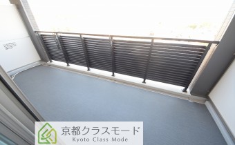 バルコニー　※室内写真は716号室のものです。