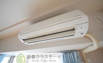 エアコン　※室内写真は716号室のものです。