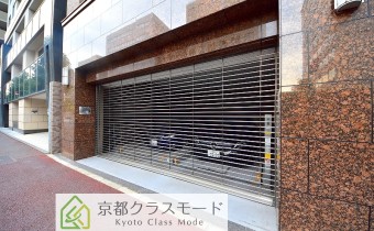 敷地内ガレージ