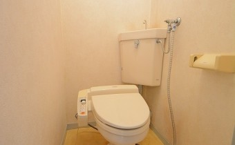 ※室内写真は同マンション内の別のお部屋のものです。