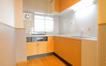 ※室内写真は同マンション内の別のお部屋のものです。