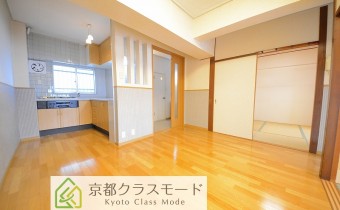 ※室内写真は同マンション内の別のお部屋のものです。