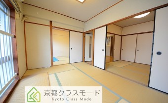 ※室内写真は同マンション内の別のお部屋のものです。