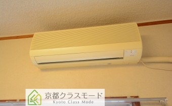 ※室内写真は同マンション内の別のお部屋のものです。