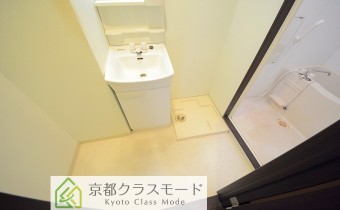 脱衣所　※室内写真は同マンション内の402号室のものです。