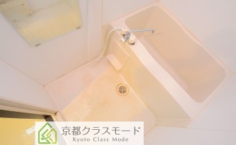 バスルーム　※室内写真は同マンション内の402号室のものです。