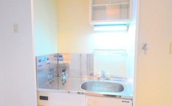 キッチンスペース※同マンション別室の写真です