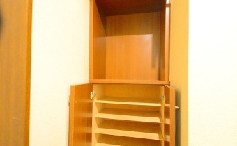 シューズボックス　※室内写真は同マンション内・別タイプの参考画像となります。