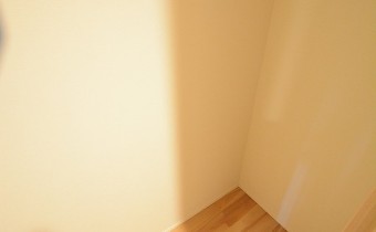 廊下の収納の内部