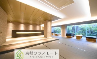 豪華ホテルのようなエントランスホール
