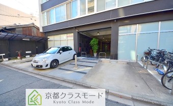敷地内ガレージ
