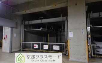 敷地内ガレージ