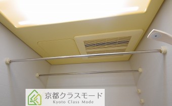 浴室乾燥機　※室内写真は同マンション内の別タイプのものです。