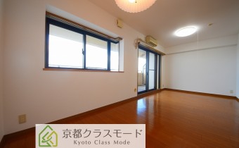 ※室内写真は同マンション内の別タイプのものです。