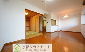 ※室内写真は同マンション内の別タイプのものです。