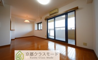 ※室内写真は同マンション内の別タイプのものです。
