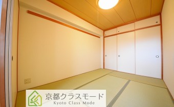 ※室内写真は同マンション内の別タイプのものです。