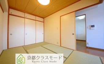 ※室内写真は同マンション内の別タイプのものです。