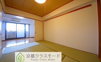 ※室内写真は同マンション内の別タイプのものです。