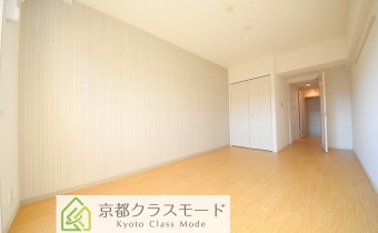 南向きバルコニーの明るい室内です☆