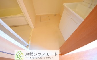 ※室内写真は同建物内・別タイプの参考画像となります。