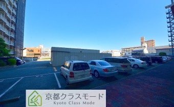 敷地内ガレージ