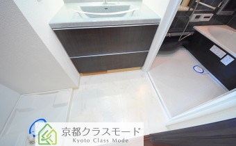 ※室内写真は同マンション内・別タイプの参考画像となります。