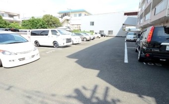 敷地内ガレージ