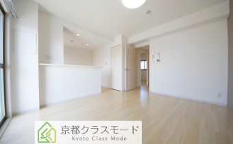 カウンターキッチンのLDKは明るくて12帖あります♪
