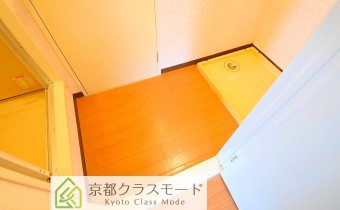 脱衣所　※室内写真は同マンション内の別タイプのお部屋です。