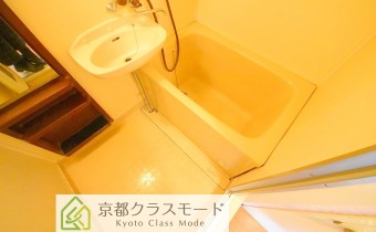 浴室　※室内写真は同マンション内の別タイプのお部屋です。