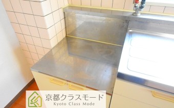 2口ガスコンロ　設置できます♪　※室内写真は同マンション内の別タイプのお部屋です。