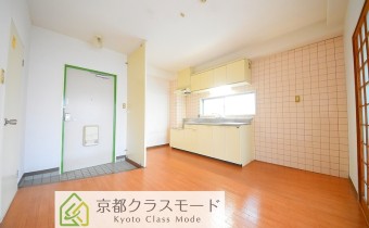 ※室内写真は同マンション内の別タイプのお部屋です。