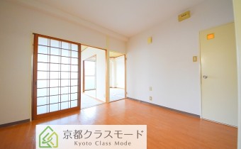 ※室内写真は同マンション内の別タイプのお部屋です。