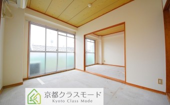 ※室内写真は同マンション内の別タイプのお部屋です。