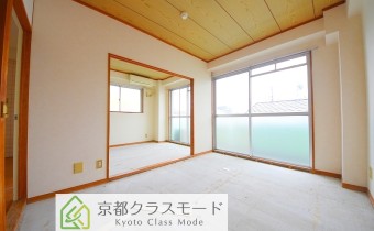 ※室内写真は同マンション内の別タイプのお部屋です。