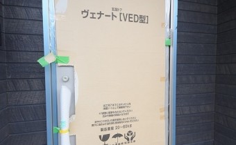 玄関ドア