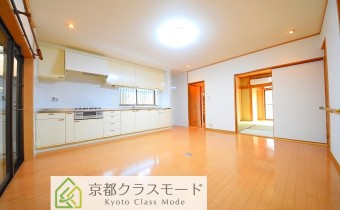 平成29年11月室内改装された広々4LDK・ガレージもお隣で借りれます♪