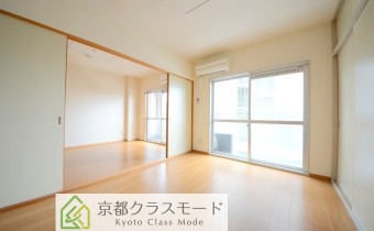 南向きの陽当たりの良い明るい室内♪