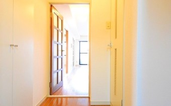 ※室内写真は同マンション内・別タイプの参考画像となります。