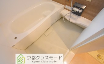バスルーム　※この写真は同マンション206号室のものです